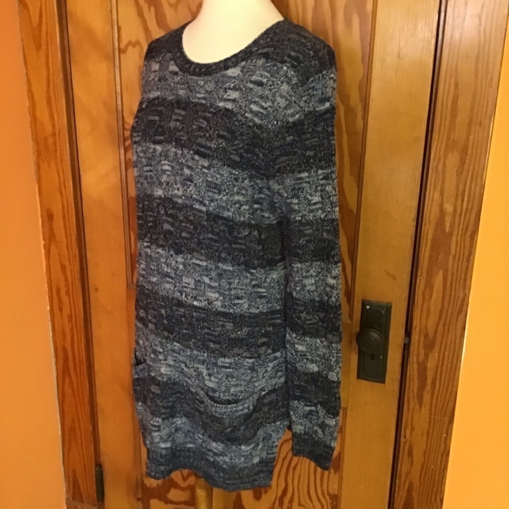 Blue striped oversized cable knit sweater - Picture 9 of 10